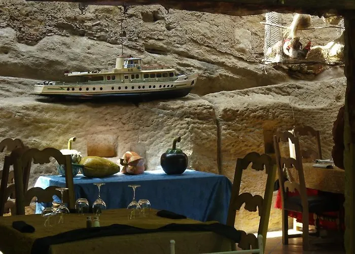 Restaurant El Pati 호텔 퍼라탈레다